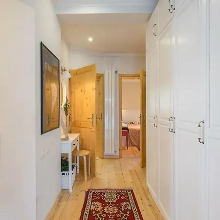 3bdr The Hadjis - Center Flat Apartment
