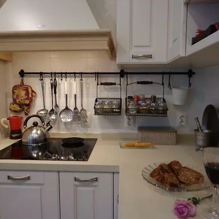3bdr The Hadjis - Center Flat
