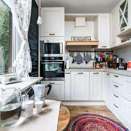 3bdr The Hadjis - Center Flat