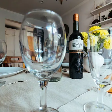 3bdr The Hadjis - Center Flat Appartement